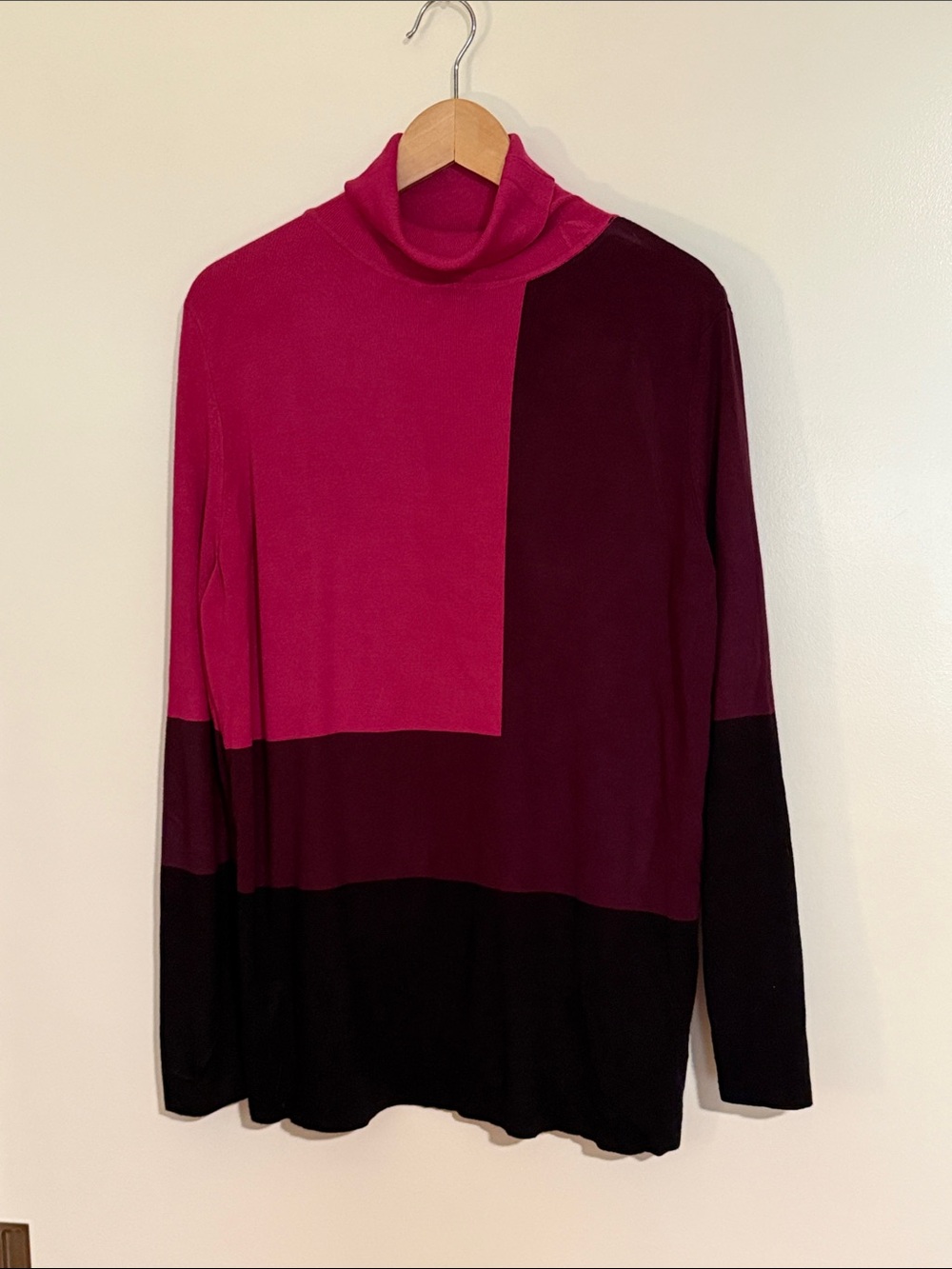 Chico's Colorblock Cowl Neck Sweater in Magenta and Maroon size 3, XL, 16/18